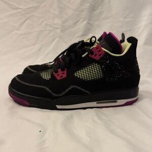 Men’s Jordan 4 retro Fushia